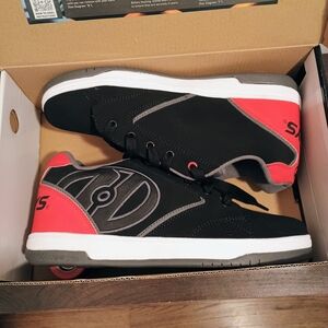 Heelys Black and Red Skate Shoes with Gray Accents